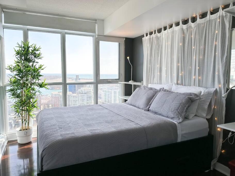 Comfort Two Beds Suite By Cn Tower Rogers Centre Plus Free Parking Toronto Exterior photo