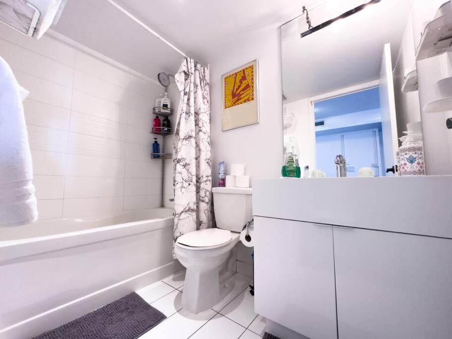 Comfort Two Beds Suite By Cn Tower Rogers Centre Plus Free Parking Toronto Exterior photo